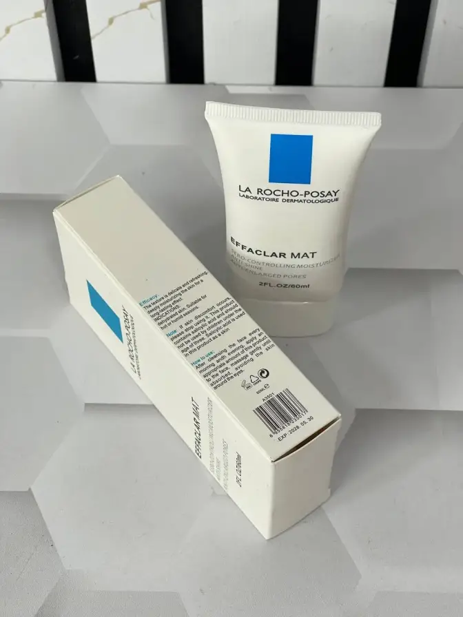 کرم مرطوب کننده و مات کننده پوست چرب افکلار مات لاروش پوزای 60 میل