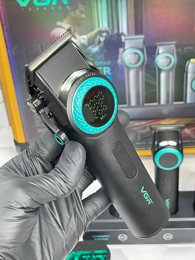 ست ماشین اصلاح و سشوار حرفه ای وی جی آر مدل VGR STEBLRES PRO 4in1