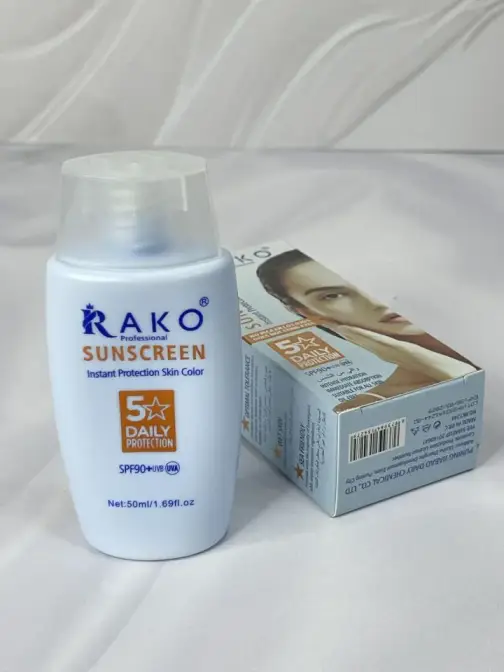 ضدآفتاب رنگی فاقد چربی و آبرسان راکو RAKO SPF90 حجم 50 میل