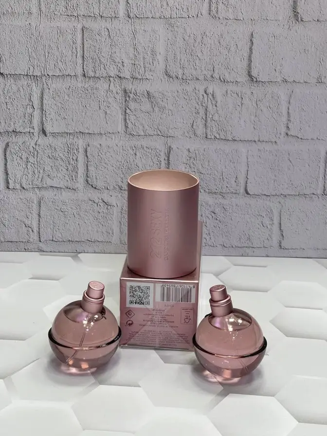 ادکلن کارولینا هررا 212 سک سی زنانه Carolina Herrera 212 s–y