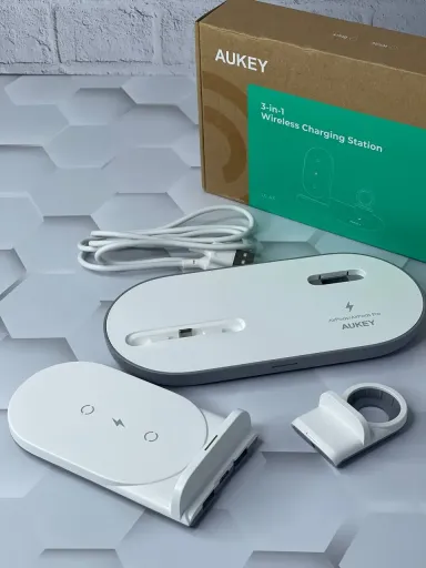 شارژر بی سیم آکی AUKEY مدل LC-A3