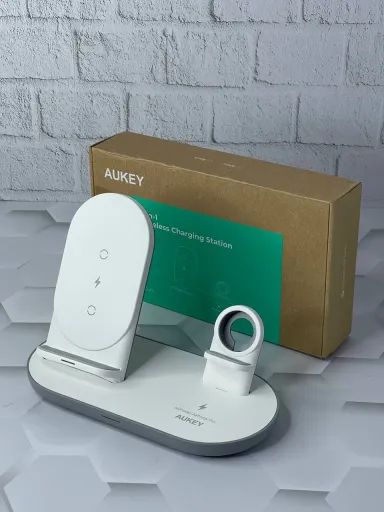 شارژر بی سیم آکی AUKEY مدل LC-A3