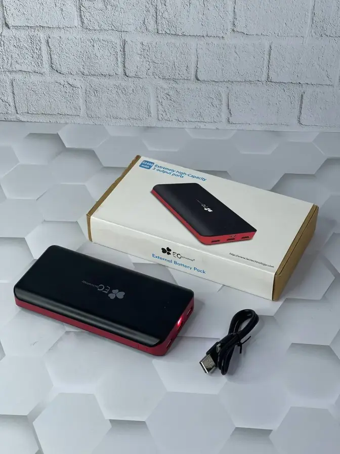 پاور بانک EC Technology ظرفیت 22400 میلی آمپر مدل B30224