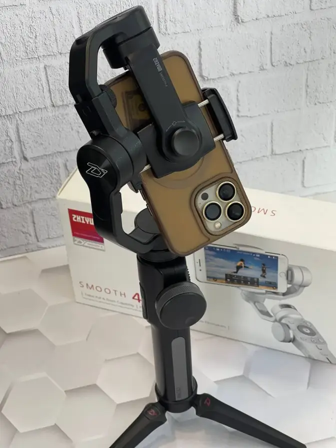 مونوپاد و لرزشگیرسه محوره zhiyun smooth 4 Mobile monopod