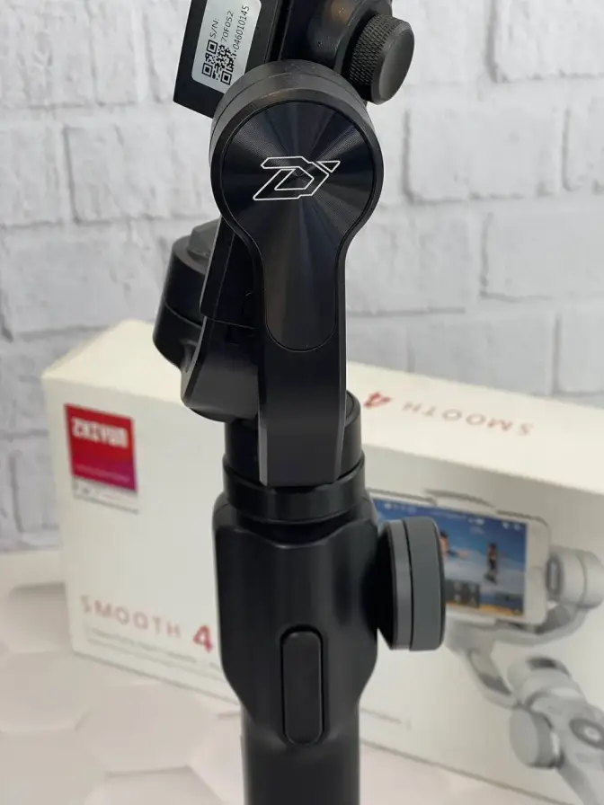 مونوپاد و لرزشگیرسه محوره zhiyun smooth 4 Mobile monopod