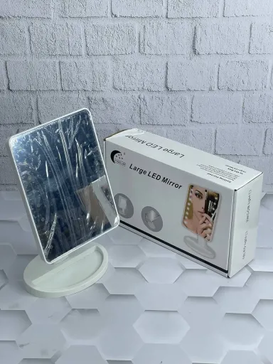 آینه ی آرایشی چراغ LED دار